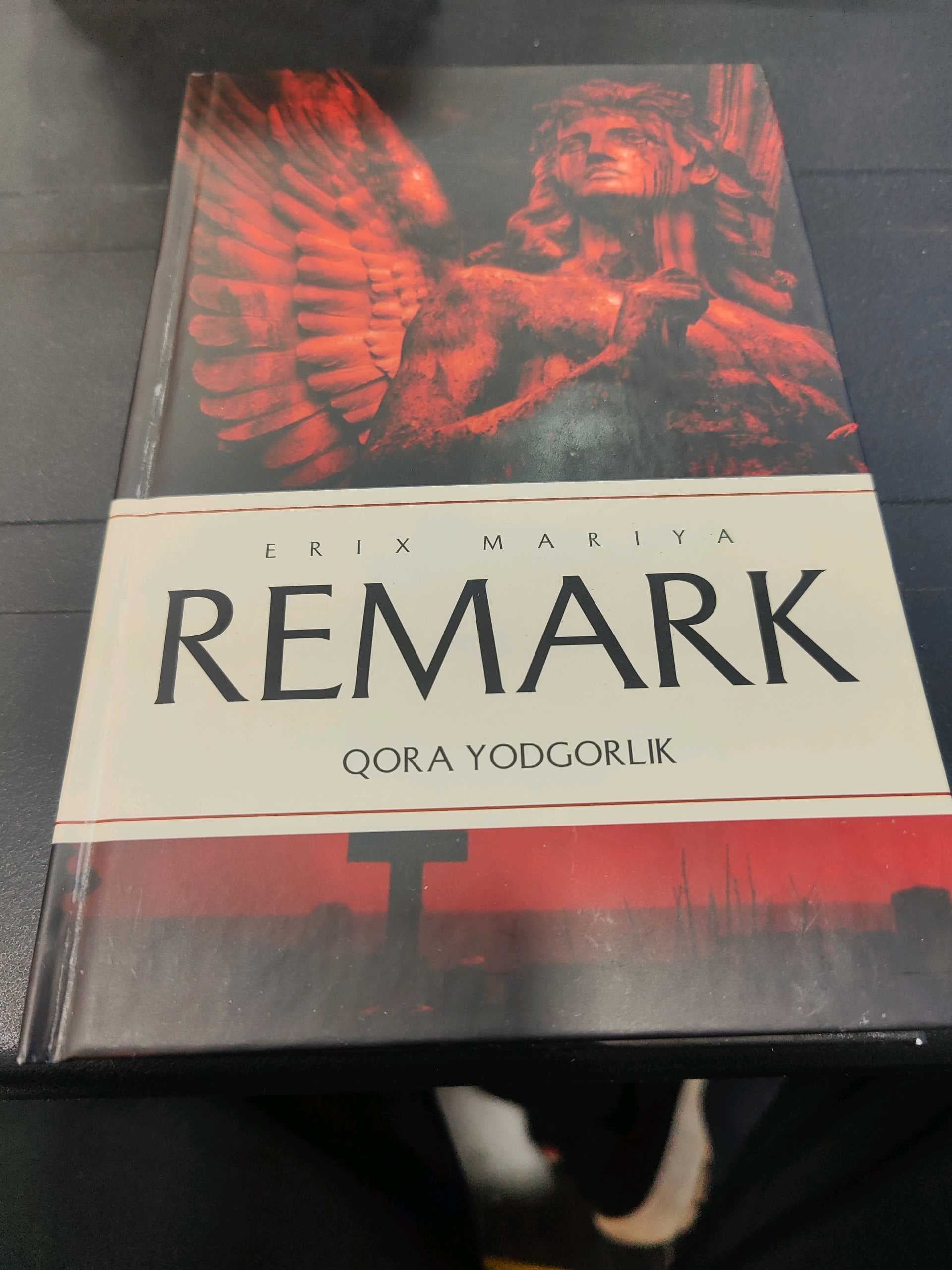 E.M. Remark: Qora yodgorlik